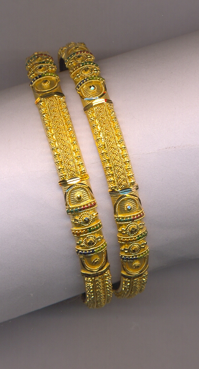 GOLD BANGLE
