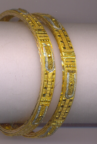 GOLD BANGLE