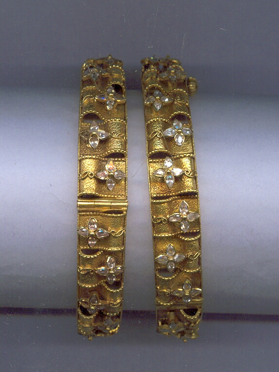GOLD BANGLE ANTIQUE EXCLUSIVE