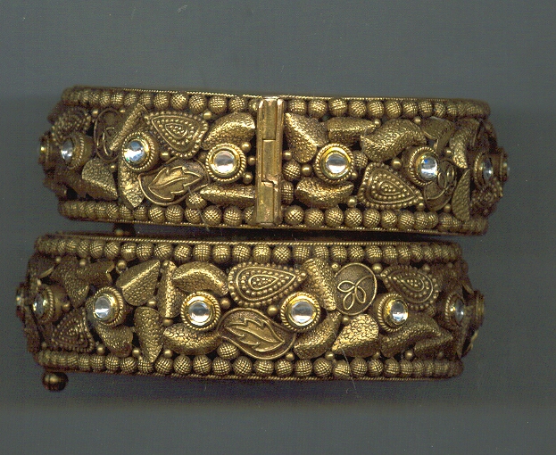 GOLD BANGLE ANTIQUE EXCLUSIVE