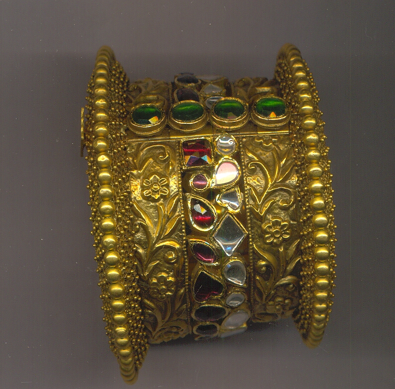 GOLD BANGLE ANTIQUE EXCLUSIVE
