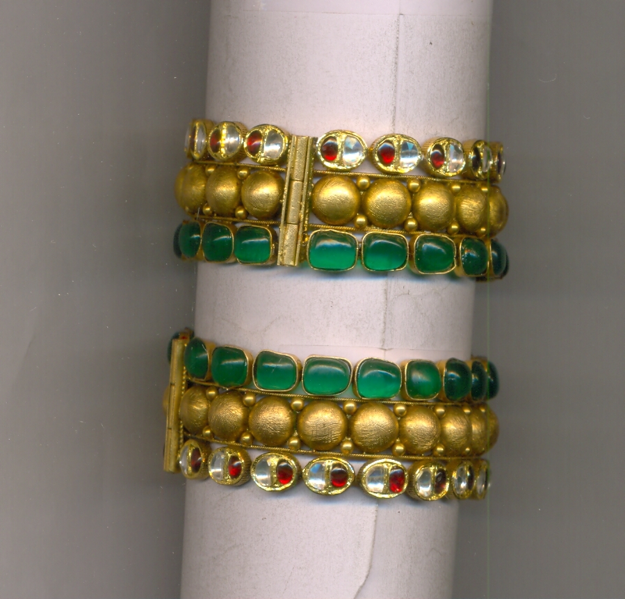 GOLD BANGLE ANTIQUE EXCLUSIVE