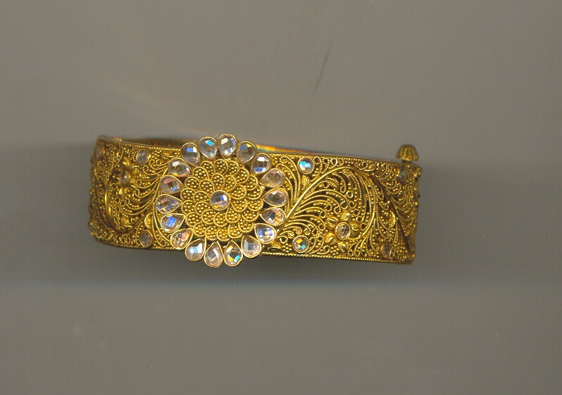 GOLD BANGLE ANTIQUE GENERAL