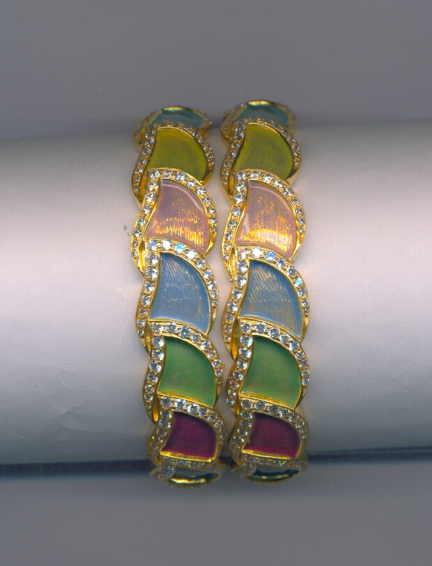 GOLD BANGLE DESIGNER EXCLUSIVE