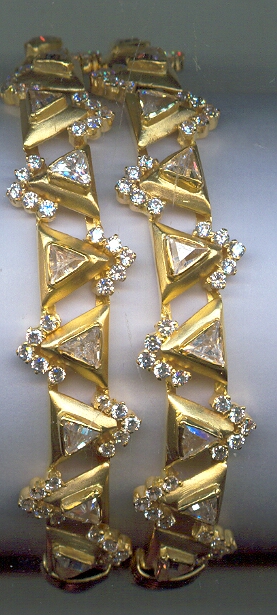 GOLD BANGLE DESIGNER EXCLUSIVE