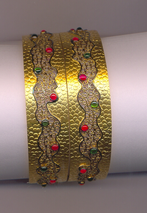 GOLD BANGLE DESIGNER EXCLUSIVE