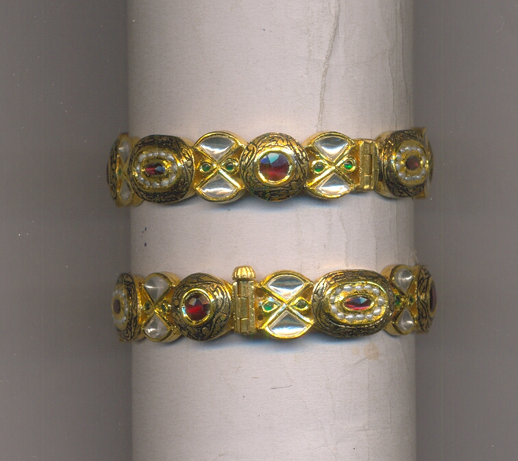 GOLD BANGLE KUNDAN