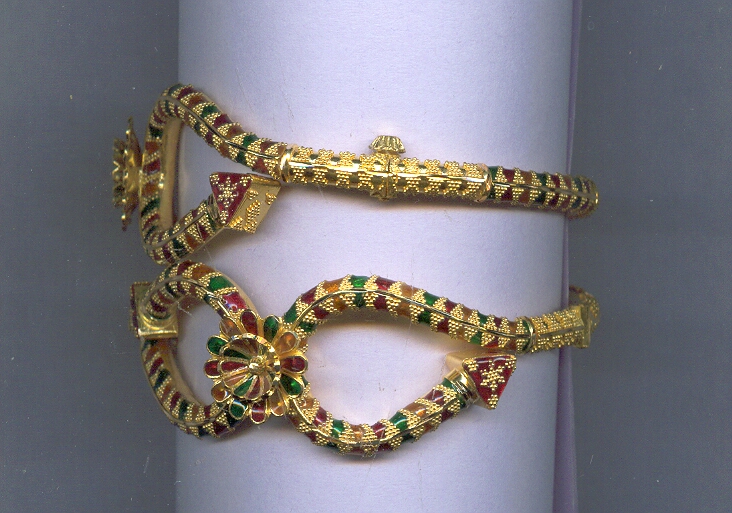 GOLD BANGLE PLAIN EXCLUSIVE
