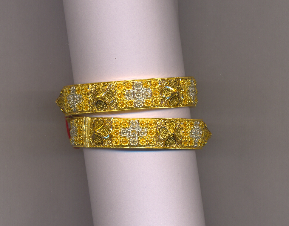 GOLD BANGLE PLAIN EXCLUSIVE