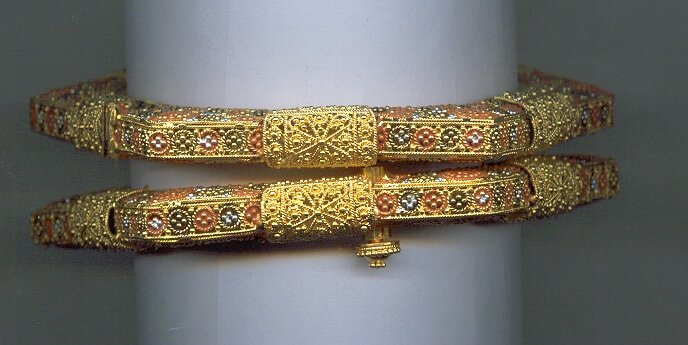 GOLD BANGLE PLAIN EXCLUSIVE