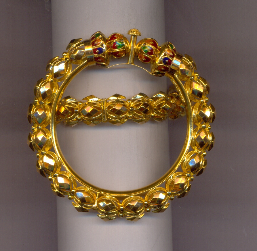 GOLD BANGLE PLAIN EXCLUSIVE