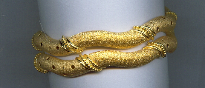 GOLD BANGLE PLAIN EXCLUSIVE