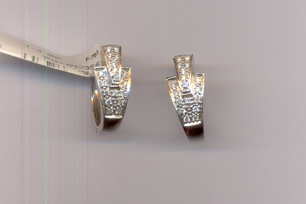 DIAMOND EARRING