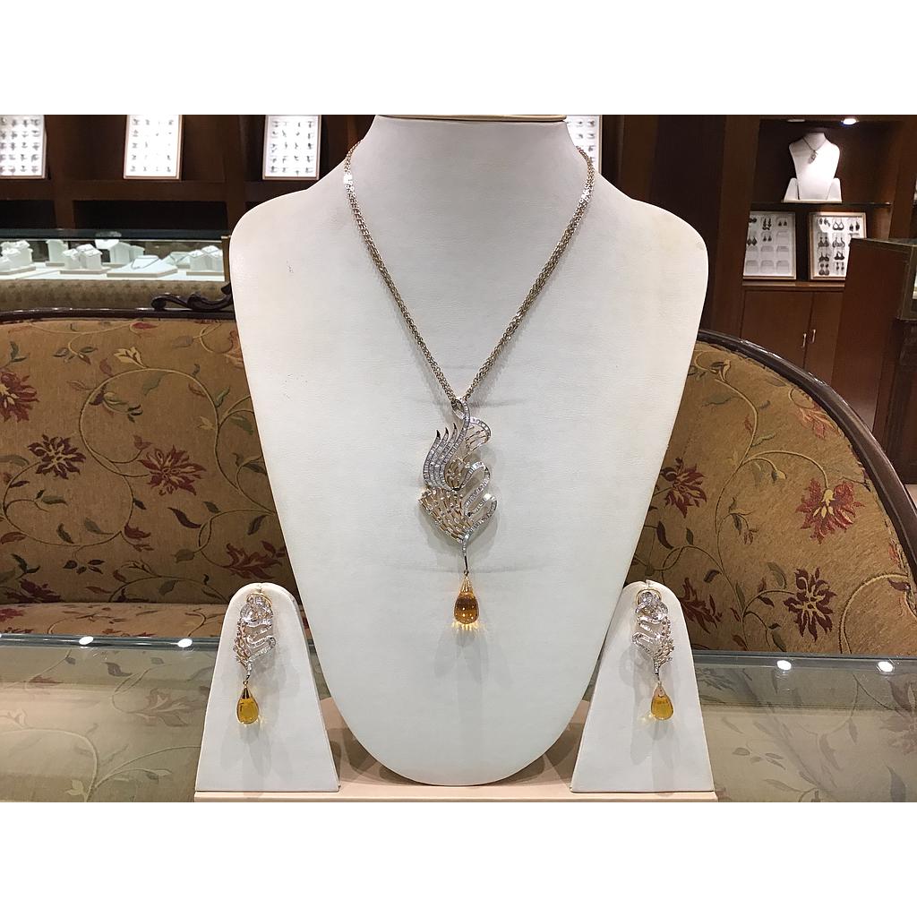DIAMOND HALF SET PENDENT FANCY