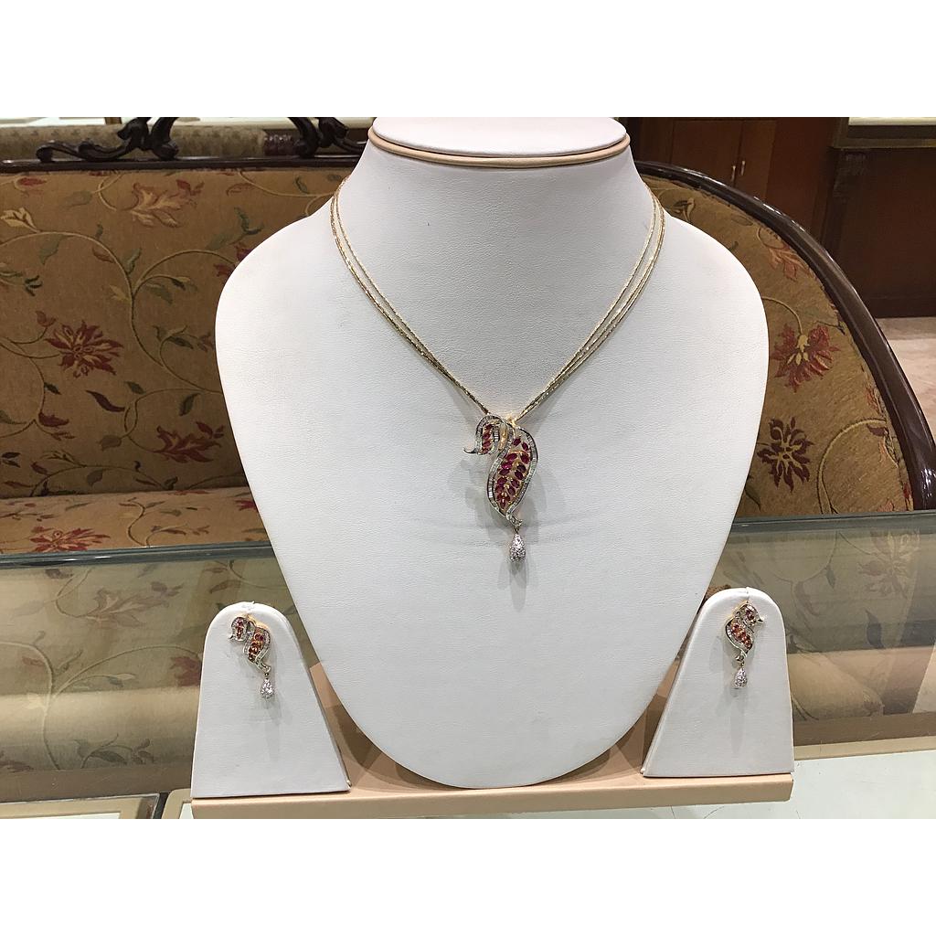 DIAMOND HALF SET PENDENT FANCY