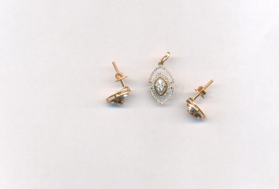DIAMOND HALF SET PENDENT FANCY