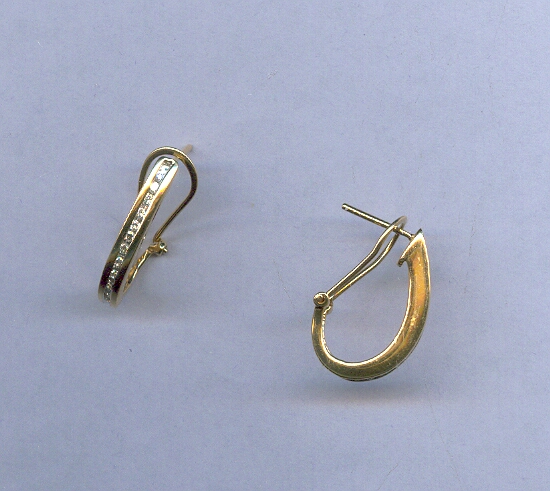 DIAMOND EARRING