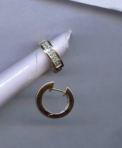 DIAMOND EARRING