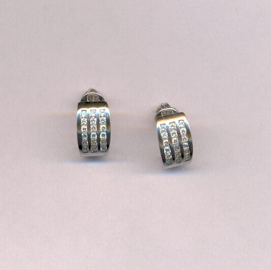 DIAMOND EARRING