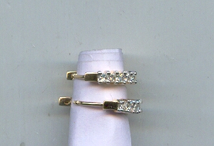 DIAMOND EARRING