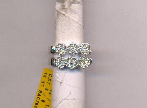 DIAMOND EARRING