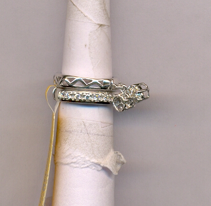 DIAMOND EARRING