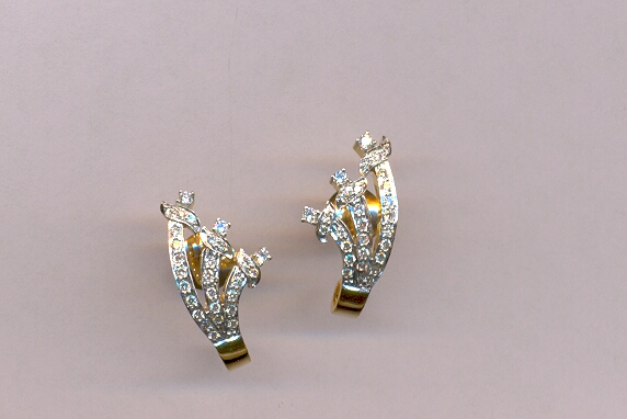 DIAMOND EARRING
