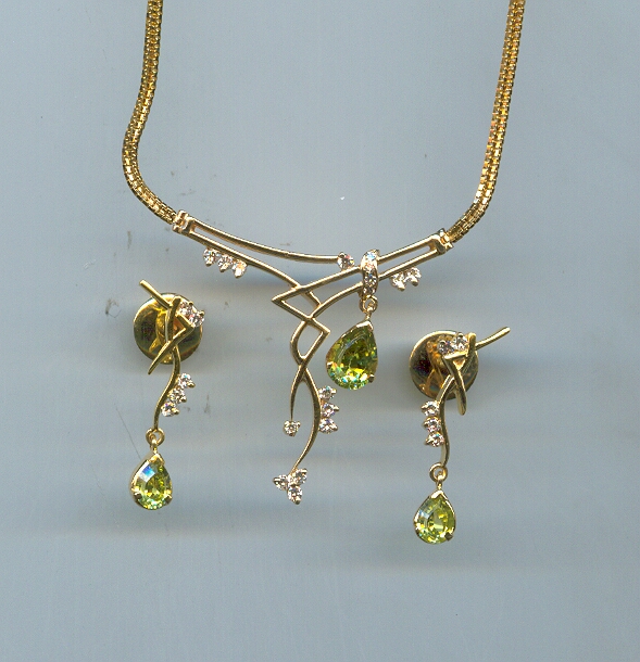 DIAMOND FULL SET PENDENT
