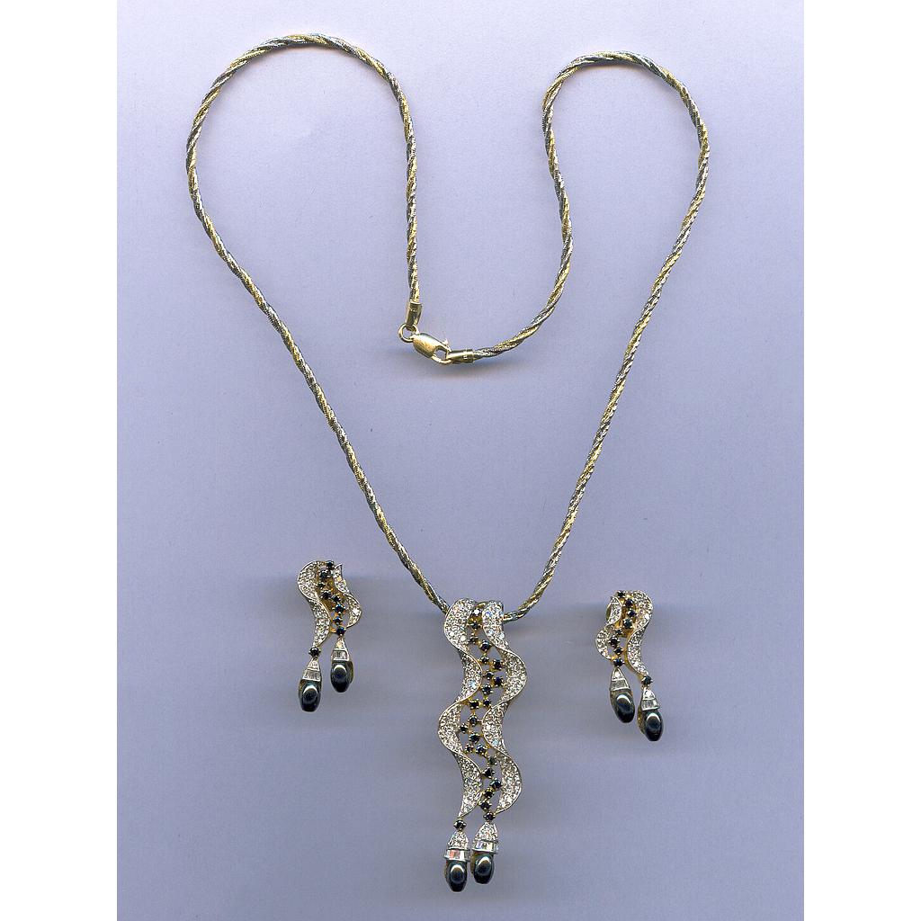 DIAMOND FULL SET PENDENT