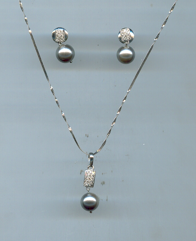DIAMOND FULL SET PENDENT DESIGNER