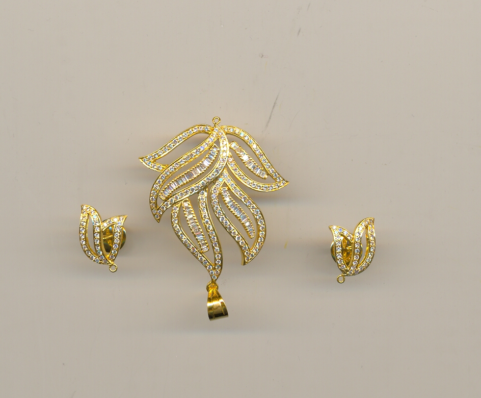 DIAMOND FULL SET PENDENT DESIGNER
