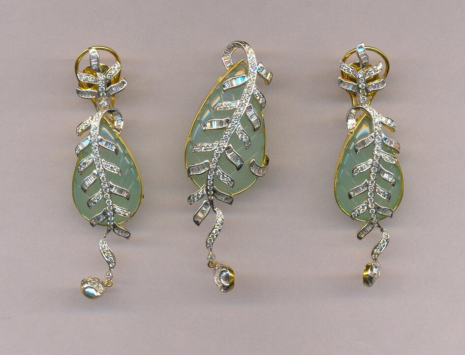 DIAMOND FULL SET PENDENT DESIGNER