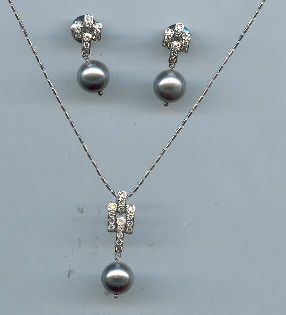 DIAMOND FULL SET PENDENT DESIGNER