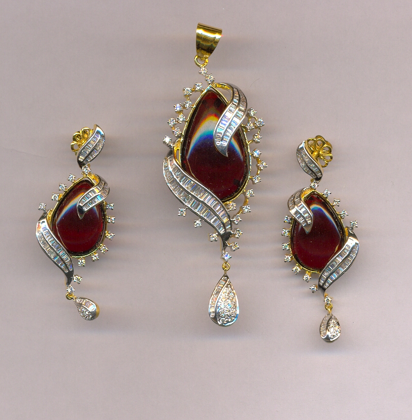 DIAMOND FULL SET PENDENT EXCLUSIVE