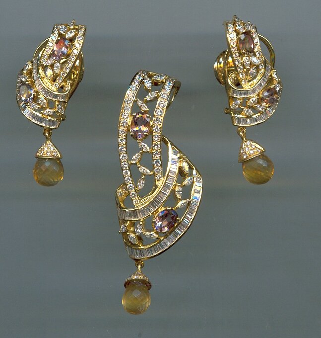 DIAMOND FULL SET PENDENT EXCLUSIVE