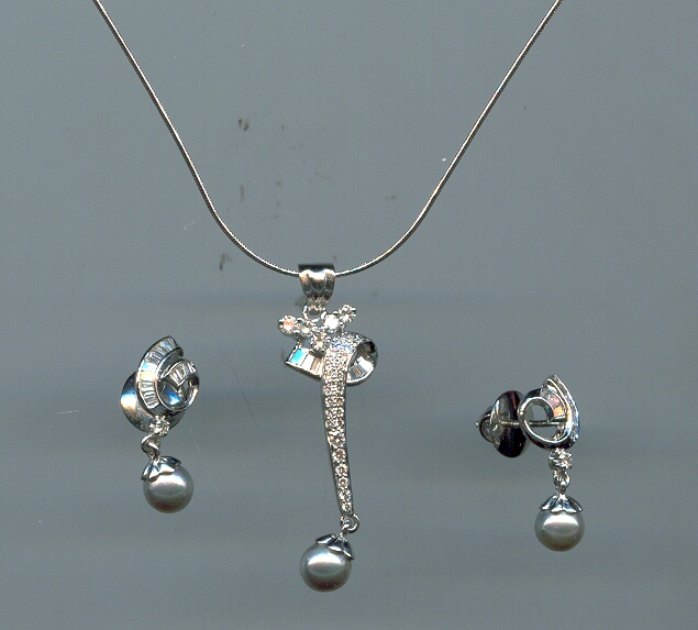 DIAMOND FULL SET PENDENT EXCLUSIVE