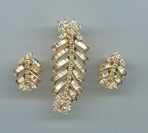 DIAMOND FULL SET PENDENT EXCLUSIVE