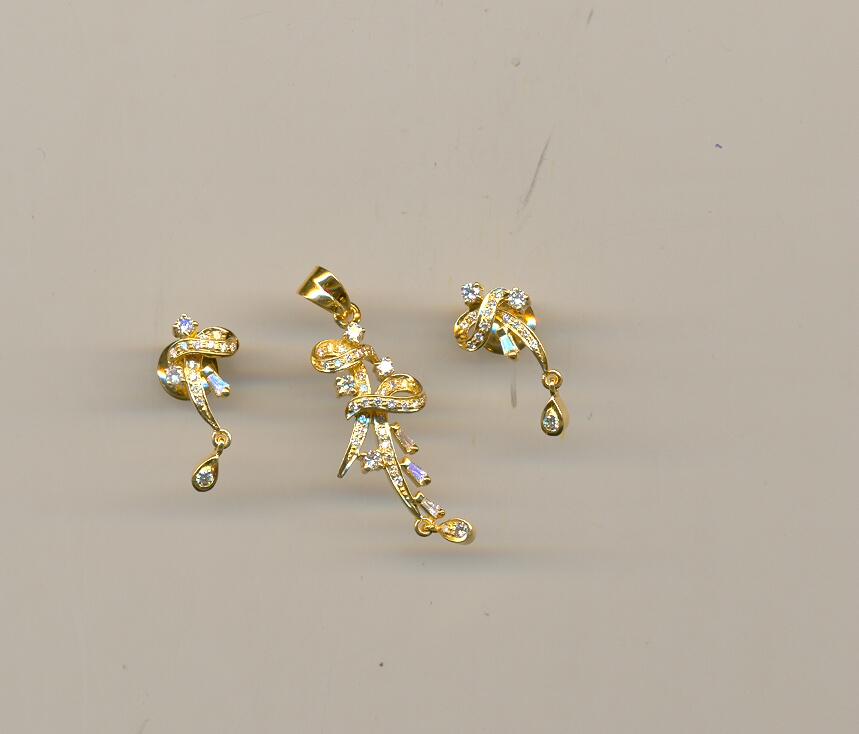 DIAMOND FULL SET PENDENT EXCLUSIVE