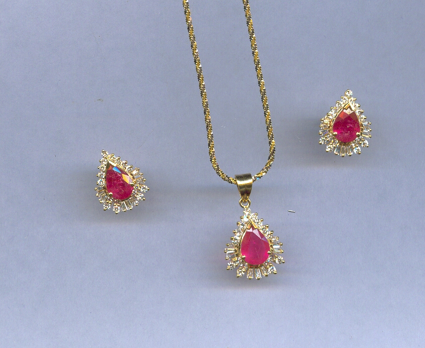 DIAMOND FULL SET PENDENT FANCY