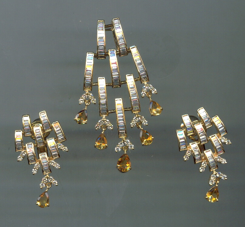 DIAMOND FULL SET PENDENT FANCY