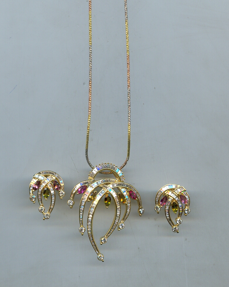 DIAMOND FULL SET PENDENT FANCY