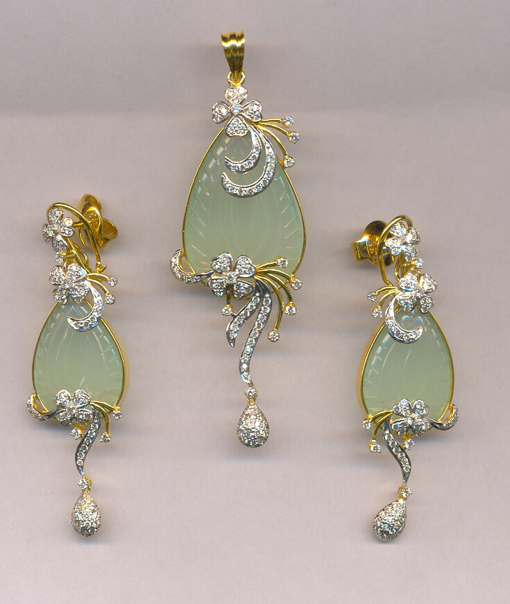 DIAMOND FULL SET PENDENT FANCY