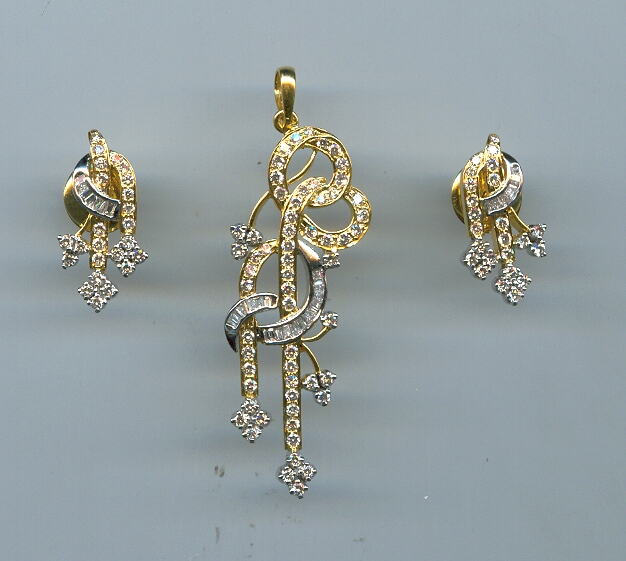 DIAMOND FULL SET PENDENT FANCY