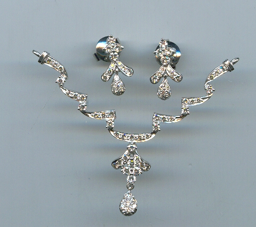 DIAMOND FULL SET PENDENT FANCY