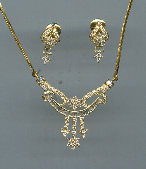 DIAMOND FULL SET PENDENT FANCY