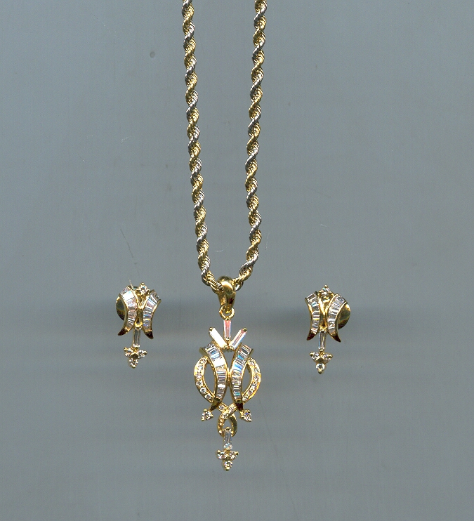 DIAMOND FULL SET PENDENT FANCY