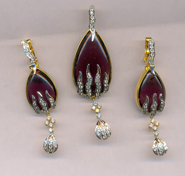DIAMOND FULL SET PENDENT FANCY