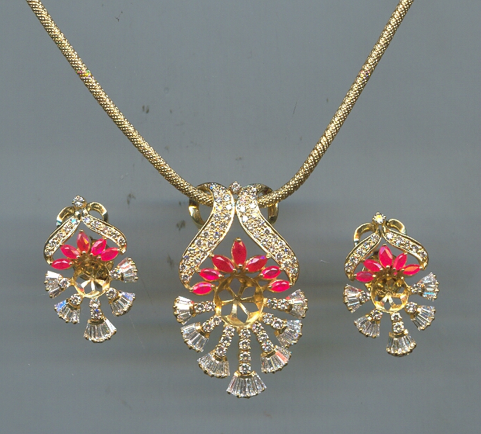 DIAMOND FULL SET PENDENT FANCY