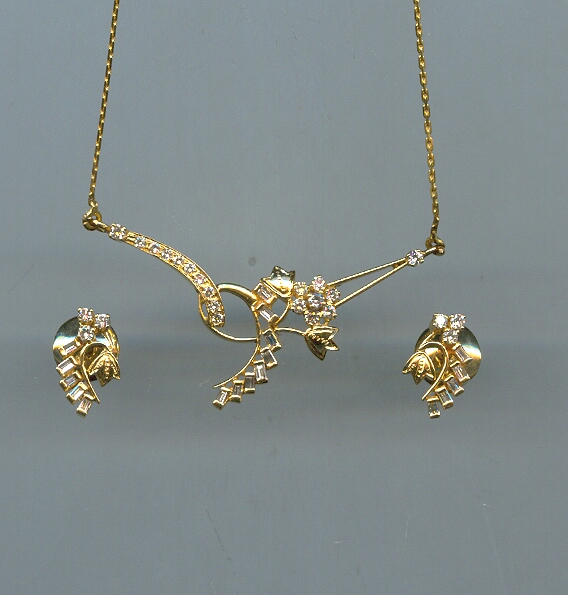 DIAMOND FULL SET PENDENT FANCY