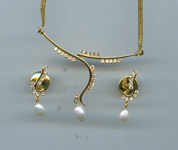 DIAMOND FULL SET PENDENT FANCY